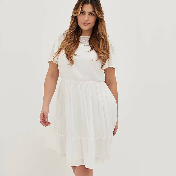 New Torrid 4 (4X 26) White Flutter Sleeve Gauze & Eyelet Lace Skater Dress - Picture 1 of 4